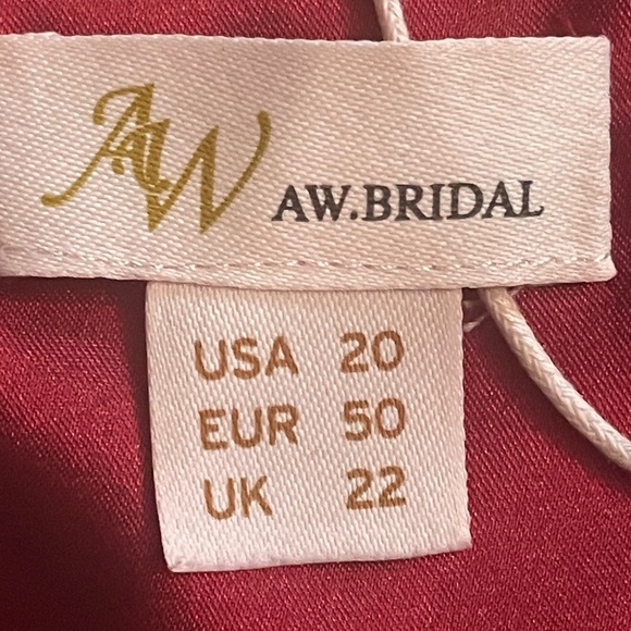 AW.Bridal red pleated bodice dress, open back, size 20 - Picture 7 of 7